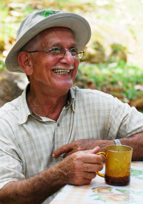 305500_415279875152616_1711877993_n